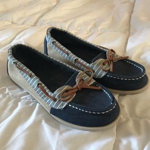 E3 American eagle shoes